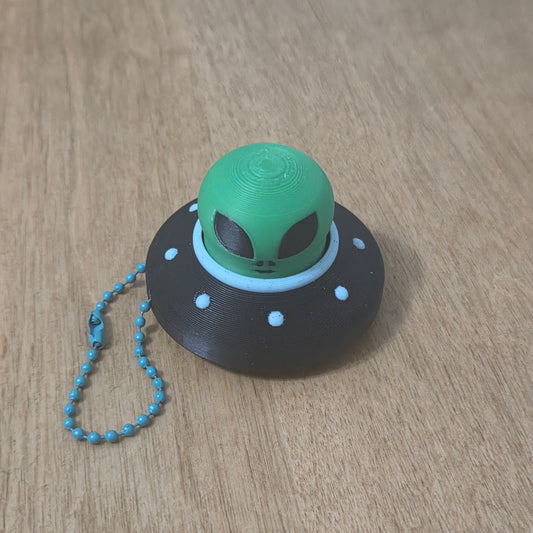 Alien UFO Fidget Clickers – Spinning Saucer Keychain Toys