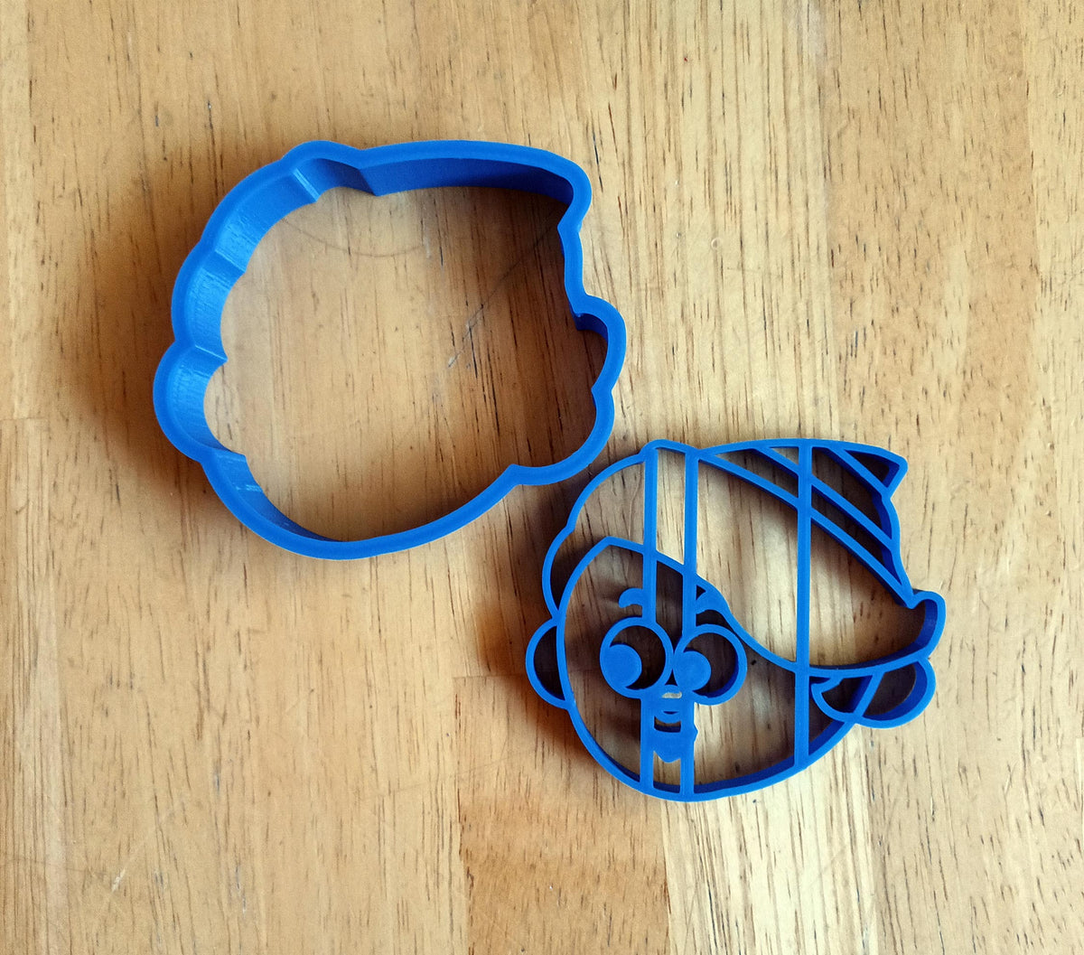 Hermie Christmas Cookie Cutter Set (2-Piece)
