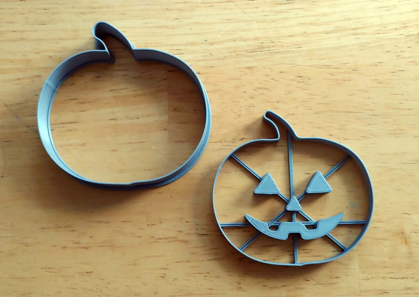 Jack-O-Lantern Cookie Cutter Set (2-Piece)