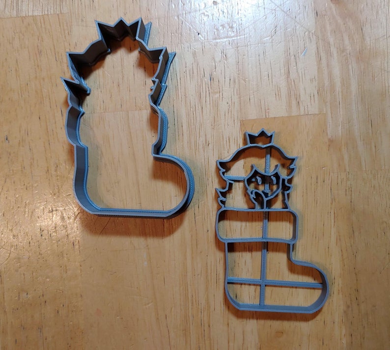 Peach Christmas Cookie Cutter Set (2-Piece)